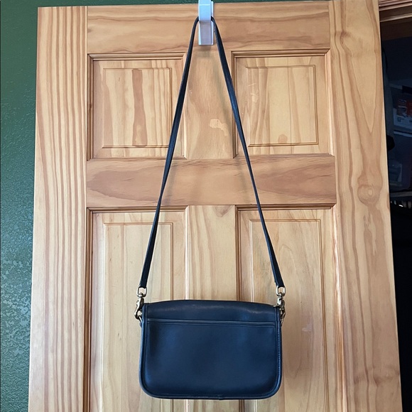 Vintage Coach 9755 Black Pocket Purse Turn lock leather bag made in 1998 - Picture 8 of 16